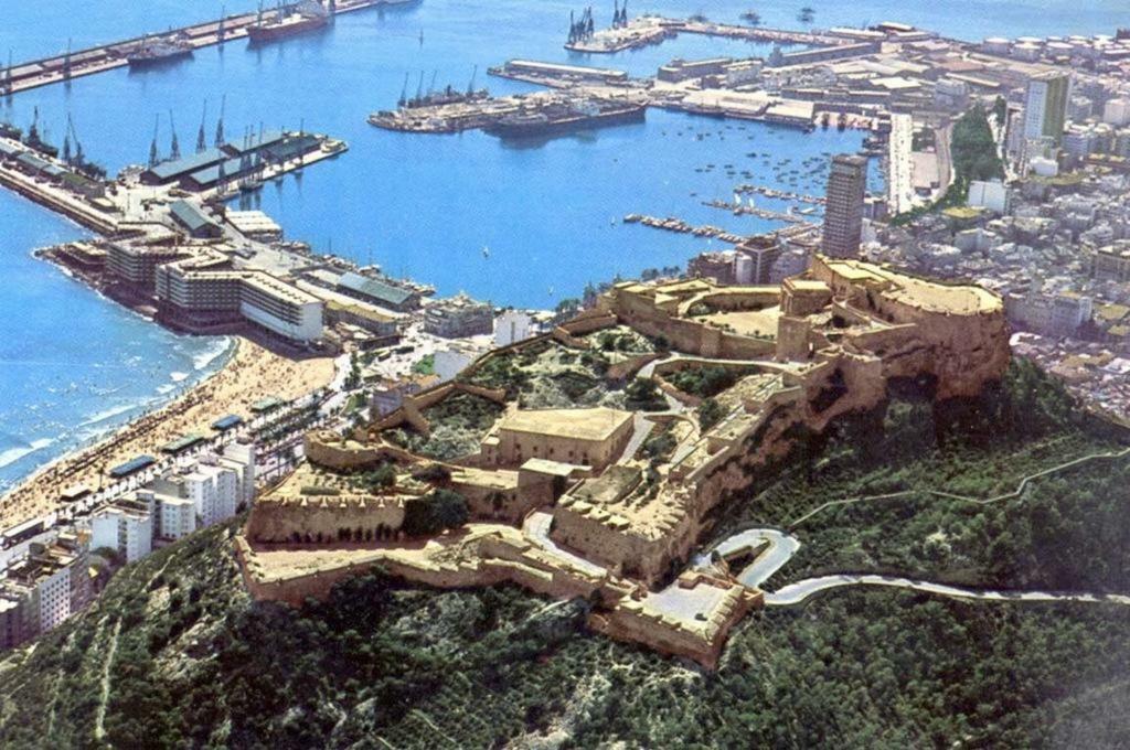 Beach, City Center And Entertainment Alicante Ngoại thất bức ảnh